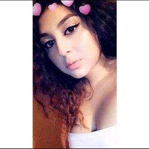 Meet your Posher, Desirae